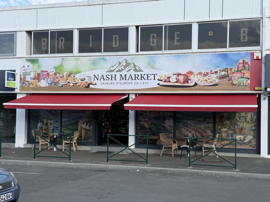 La façade du magasin Nash Market, route de Vannes à Saint-Herblain